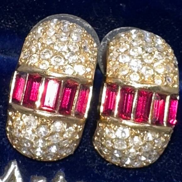 Christian Dior vintage altered gold tone half hoop Swarovski rhinestone earrings - Picture 2 of 8